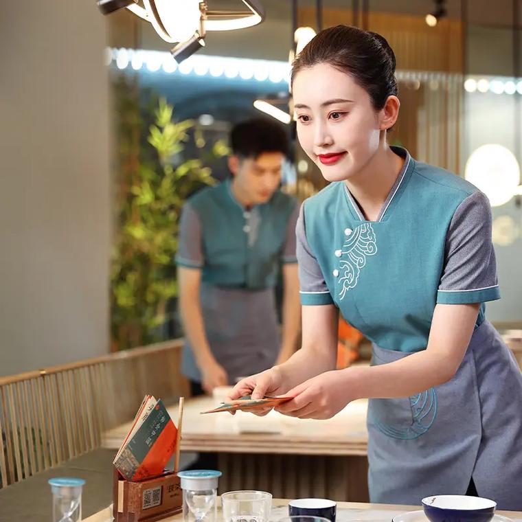 潮流新風尚 當餐廳服務(wù)員工作服遇上歌舞活動